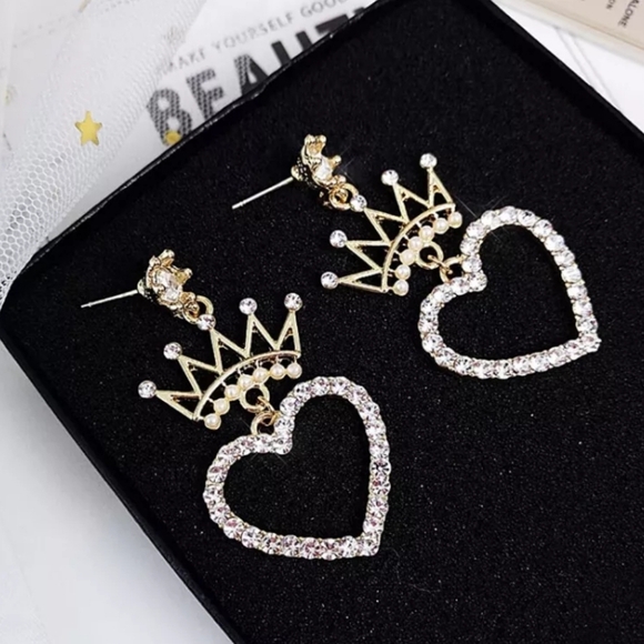 Betsey Johnson Gold crystal pearl crown heart earings with silver post - Picture 3 of 16
